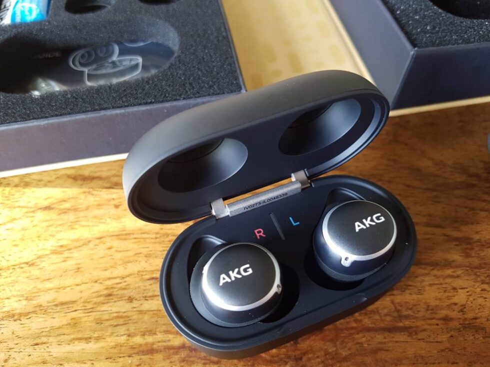 AKG N400NC Review